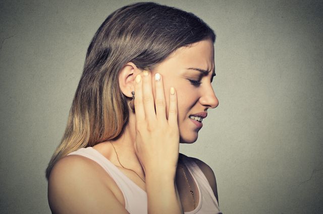 На что может жаловаться ребенок при отите